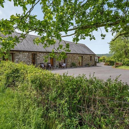 Ysgubor Hir Villa Llanedy Kültér fotó