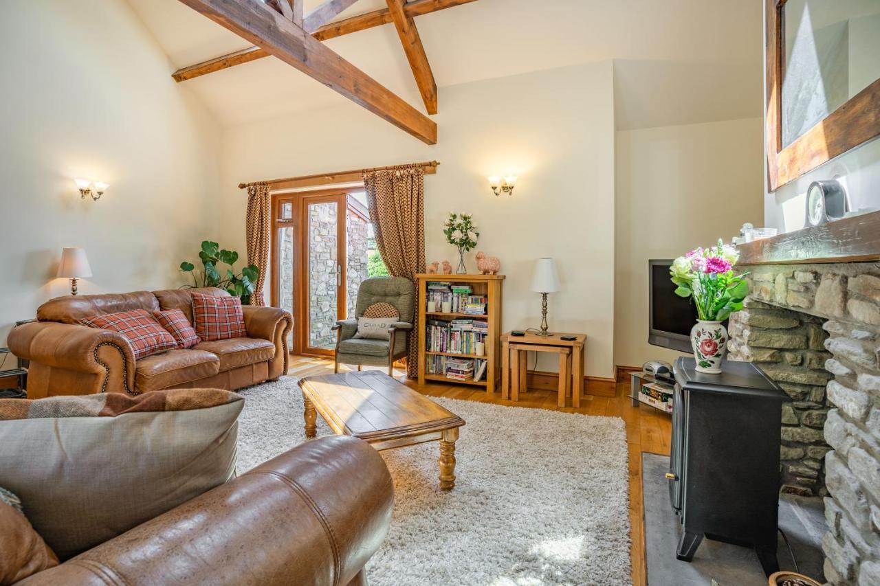 Ysgubor Hir Villa Llanedy Kültér fotó