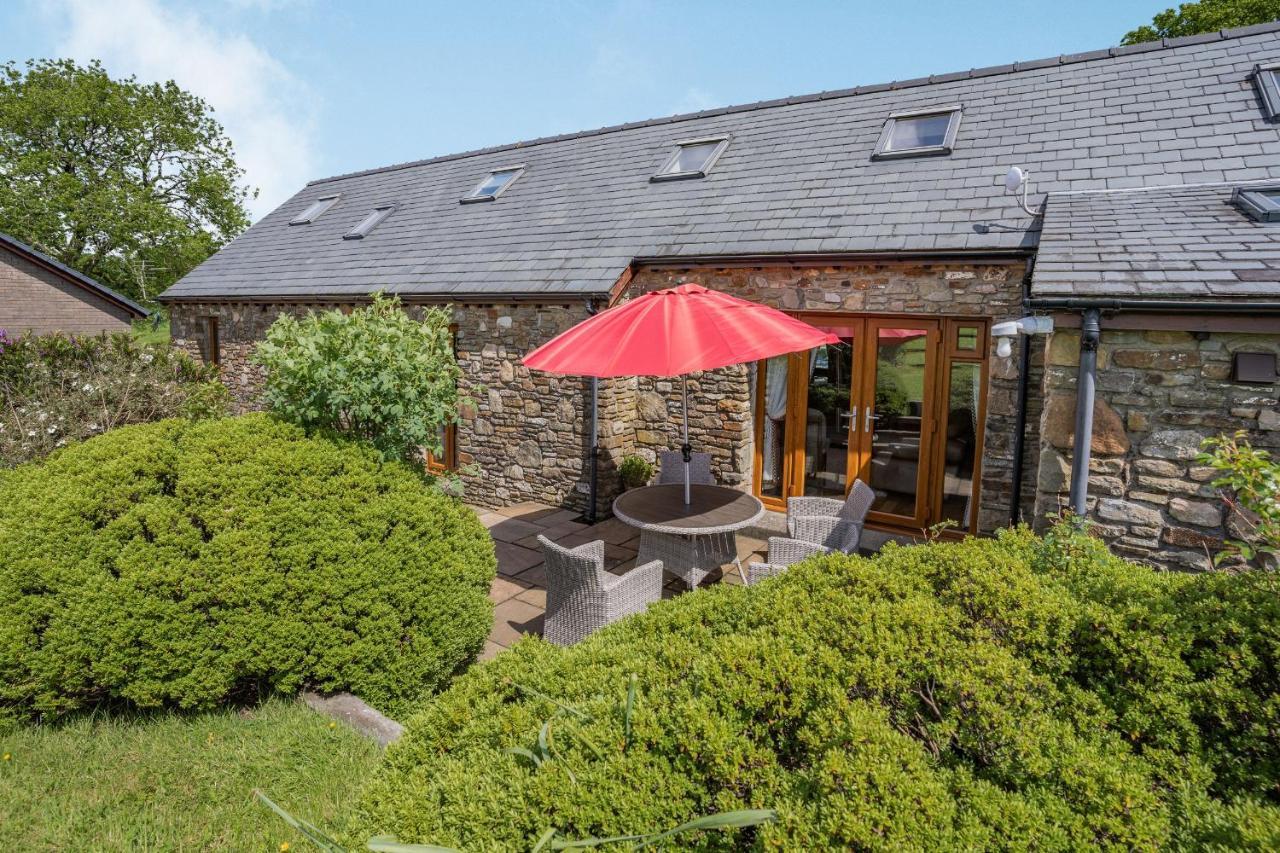 Ysgubor Hir Villa Llanedy Kültér fotó