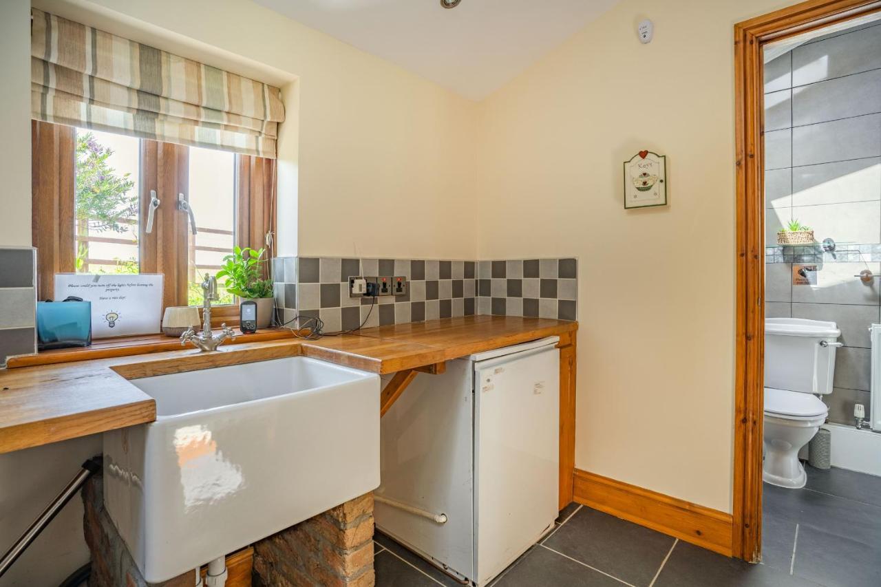 Ysgubor Hir Villa Llanedy Kültér fotó