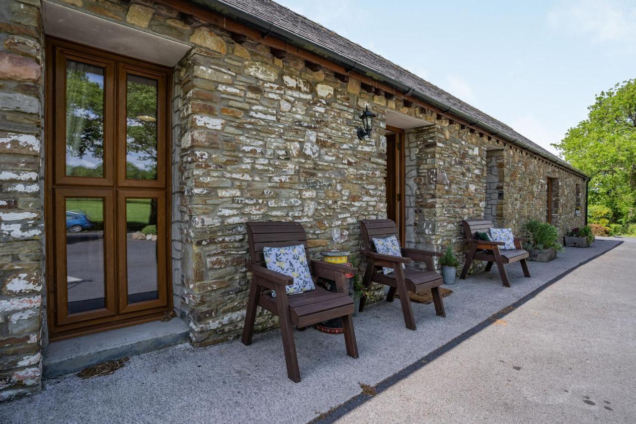 Ysgubor Hir Villa Llanedy Kültér fotó